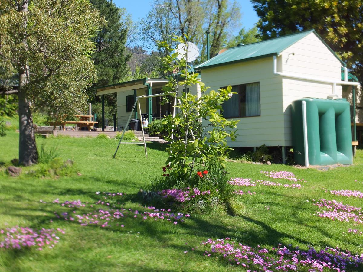 Elm Cottage Tumut Luaran gambar